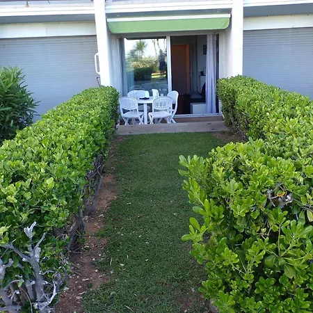 アパート En Bord De Avec Piscine, Jardin Et Parking Prive - Fr-1-328-231 *